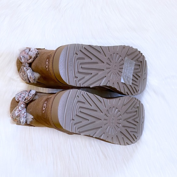UGG Women’s Mini Bailey Bow Splatter Chestnut Boots - Picture 8 of 9